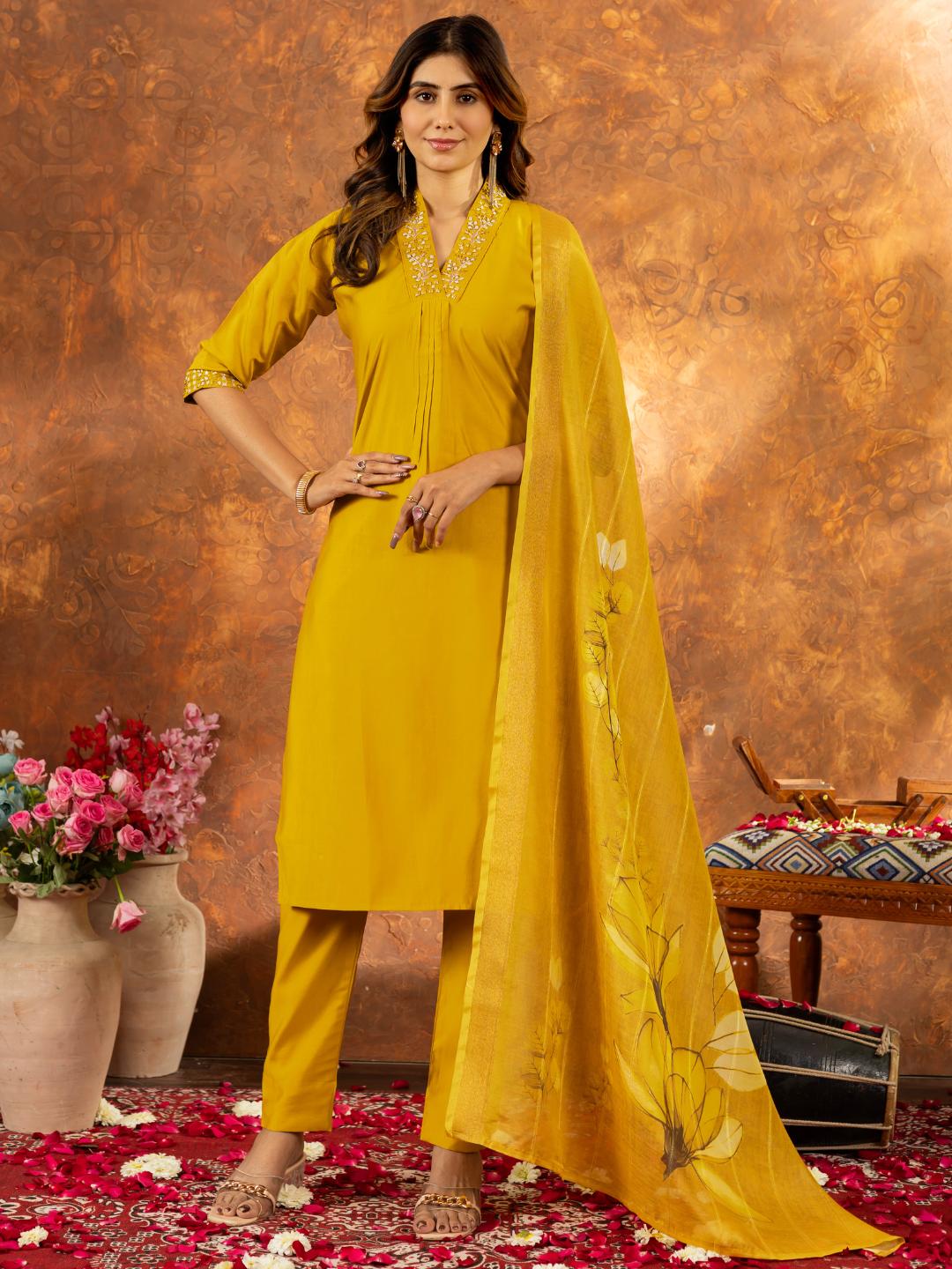 close-up of embroidery on the straight kurti from flip the style’s spiffy collection
