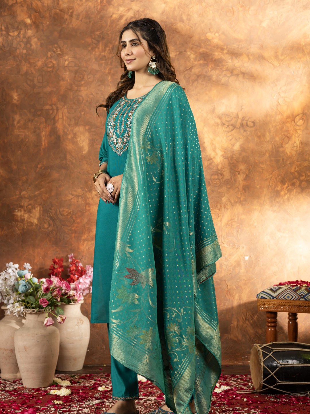 snappy straight kurti set for women with dupatta & pant