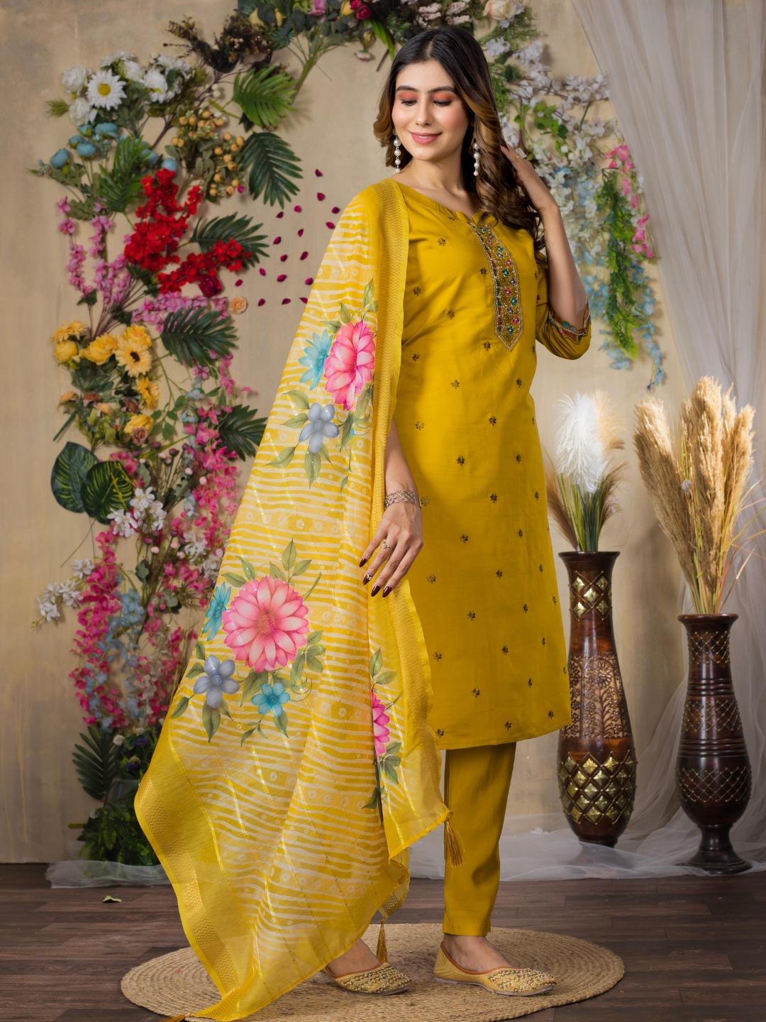 the essence of elegance – kurti pant set