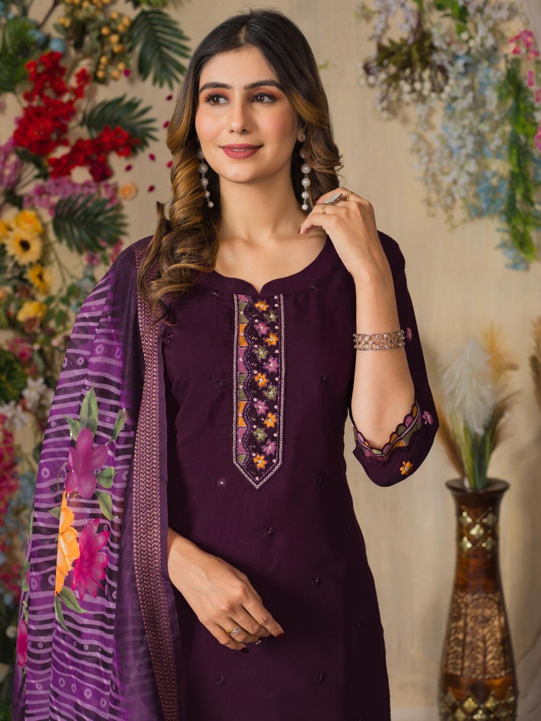 the essence of elegance – kurti pant set