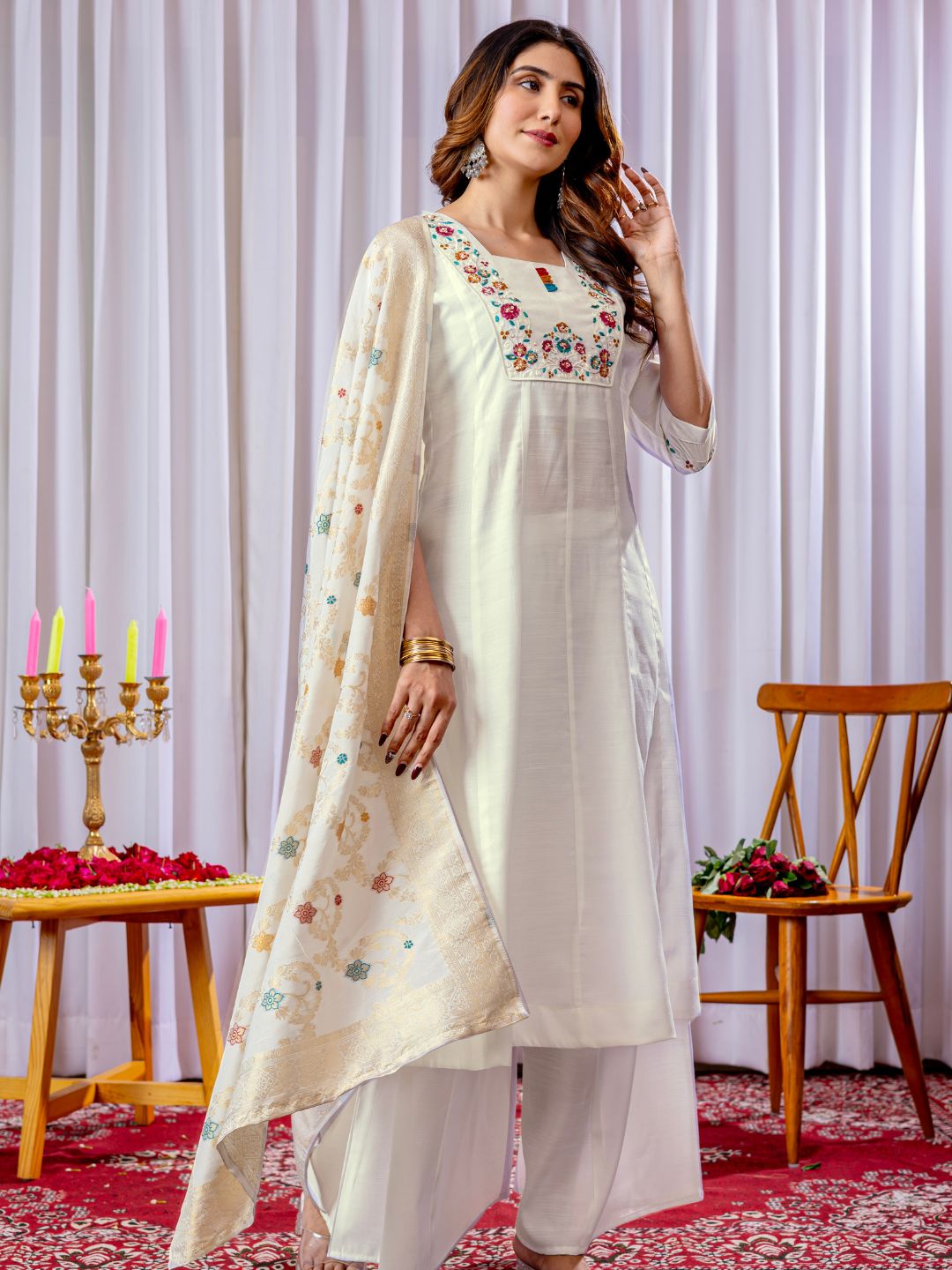 chic embroidered kurti plazo dupatta set