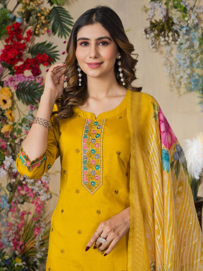 The Essence of Elegance – Kurti Pant Set