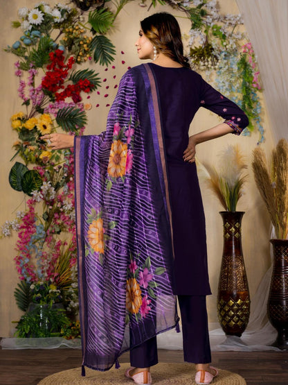 The Essence of Elegance – Kurti Pant Set